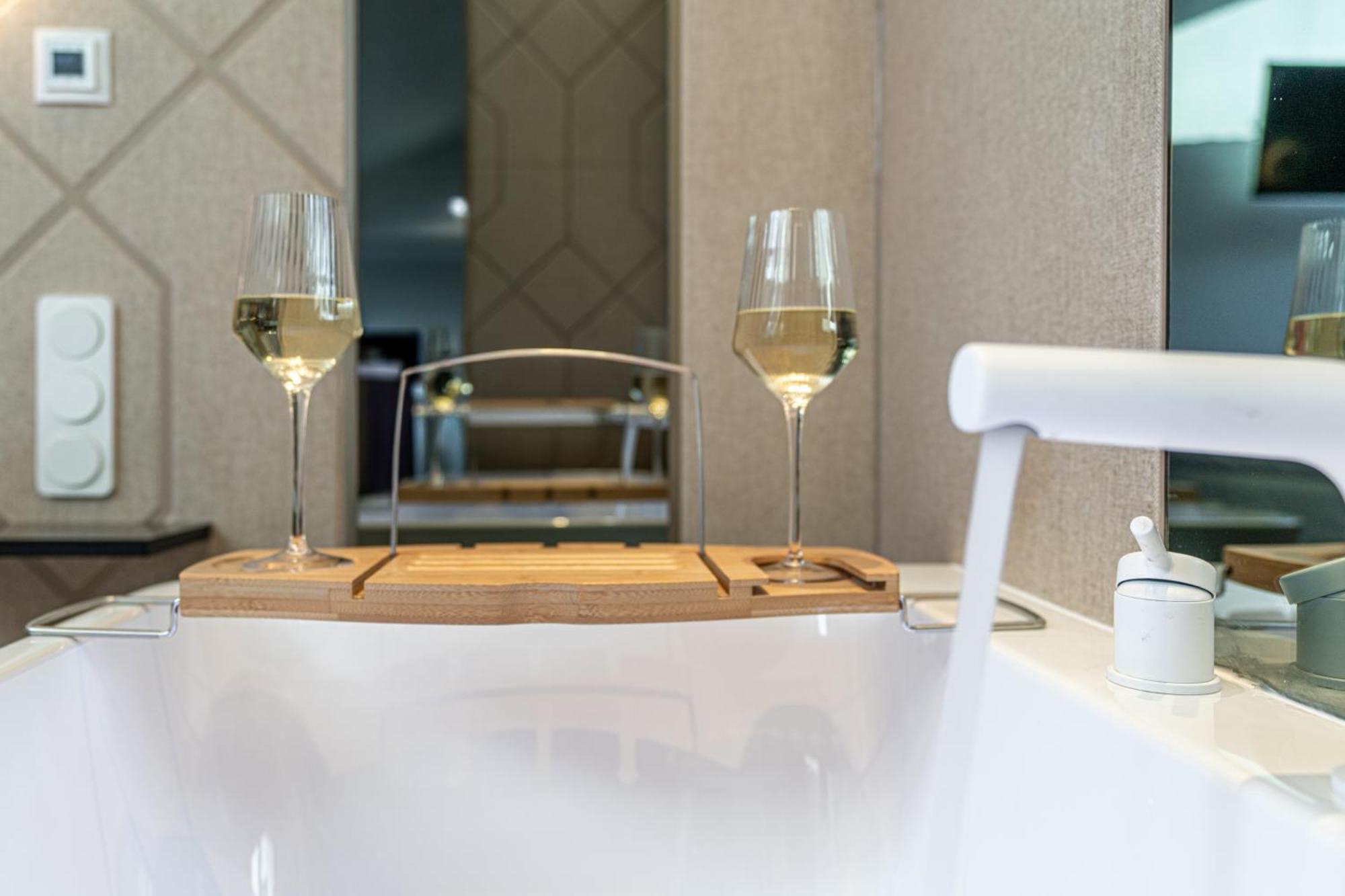 Dasto Jacuzzi Old Town Cracow Apartament Kraków