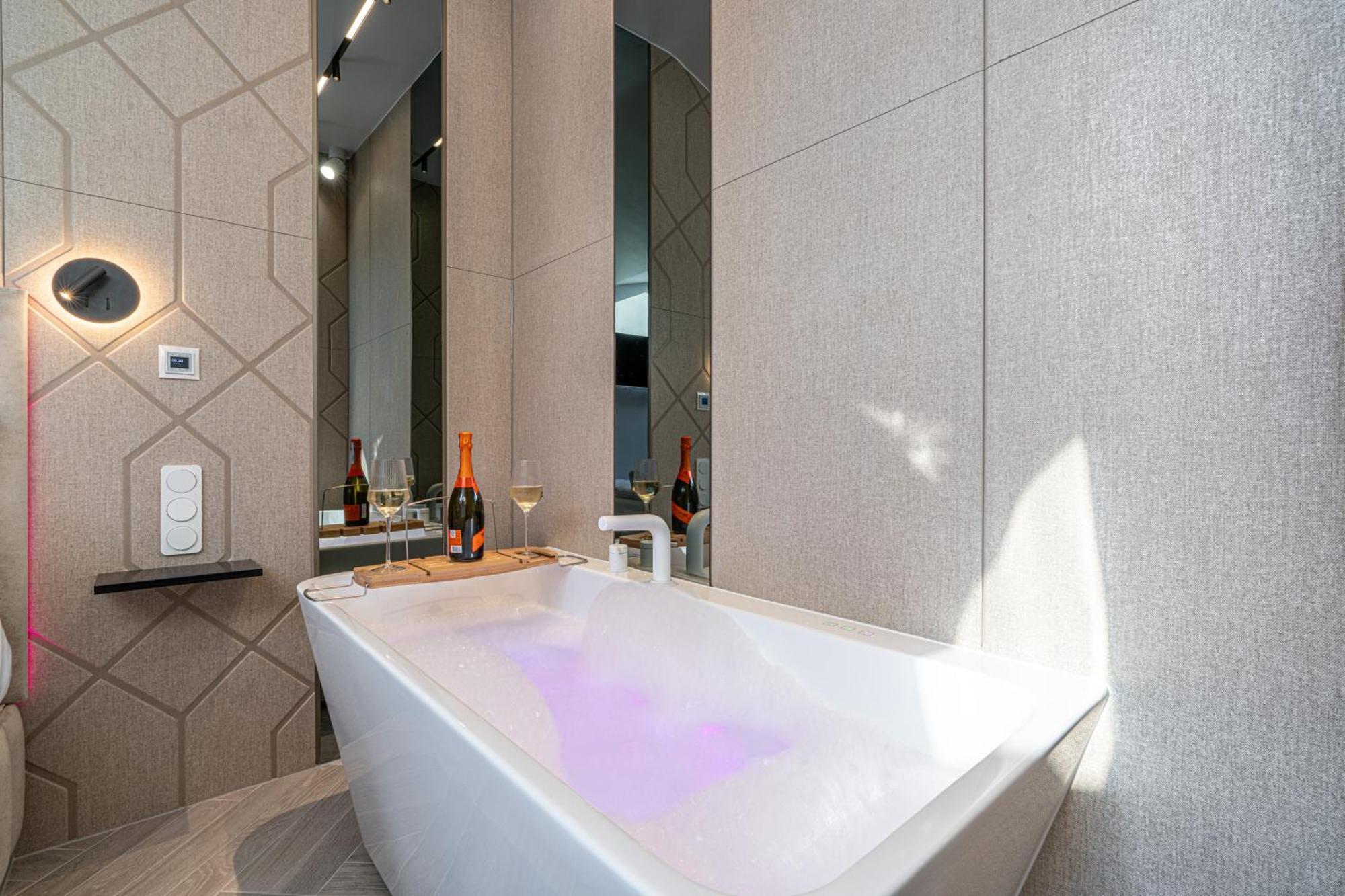 Dasto Jacuzzi Old Town Cracow Apartament
